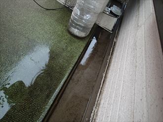 君津市 雨漏りが起きている上部のベランダに状態
