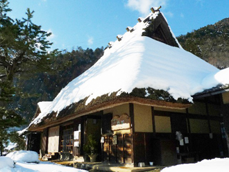 草葺きの屋根