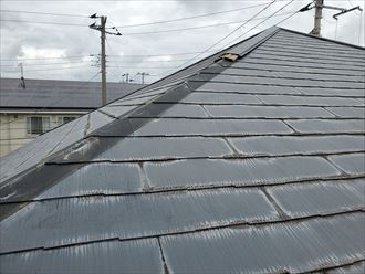 20191015_100809市川市新田_スレート屋根調査 台風15号の強風の影響により隅棟の棟板金が剥がれて落下