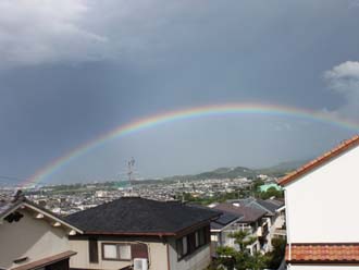 雨上がりの虹