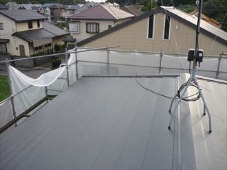屋根をカバー工法で葺き替える001_R