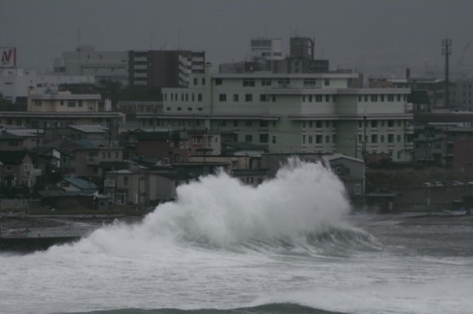 台風の荒波