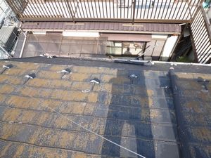 屋根の上の雨樋はずれ修理　台風被害　船橋市上山町 (4).JPG