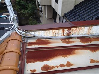 千葉市　金属屋根の腐食004_R.JPG