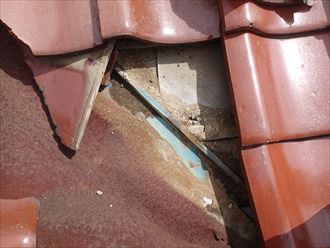千葉市稲毛区　瓦屋根の金属部補修001_R.JPG
