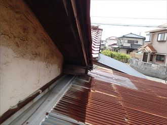千葉市稲毛区　瓦屋根の金属部補修003_R.JPG