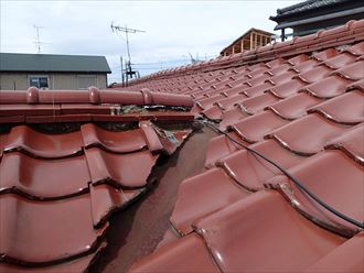 千葉市稲毛区　瓦屋根の金属部補修004_R.JPG