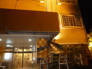 袖ヶ浦市　ホテル　玄関庇の落下　001R.jpg