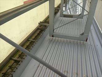 木更津市 遊技場の屋根工事002_R.jpg