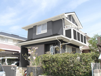 千葉市緑区　屋根塗装　外壁塗装　カラーシミュレーション　バルコニー防水　外壁はウォームグレー、屋根とバルコニーをダークグレーで